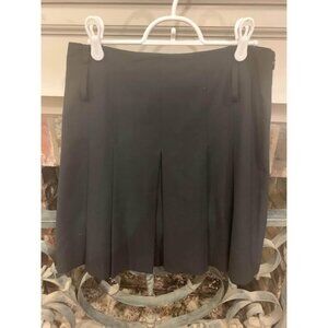 Trina Turk women’s size 6 pleated skirt, black, belt loops, no damage (bin BB)